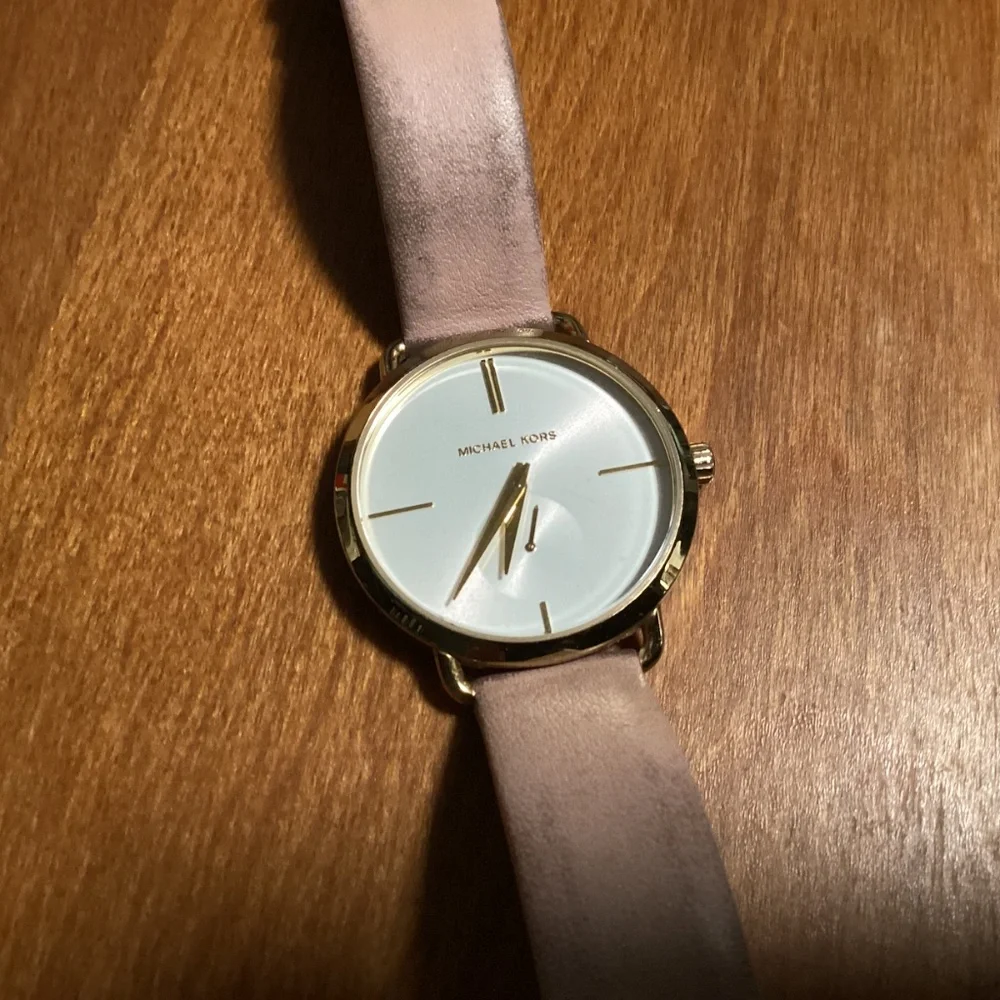 Michael Kors Portia Pink Leather Women’s Watch MK2659